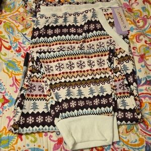 Festive Snowflake Patterned Pajama Set